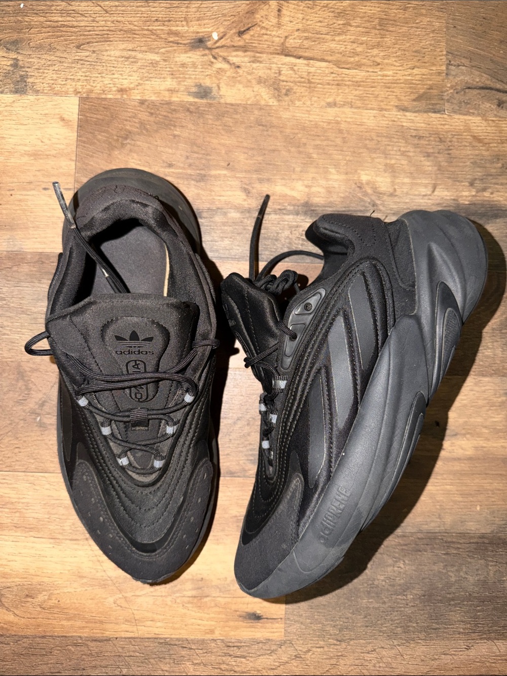 adidas Men’s Black Chunky Retro Sneakers
